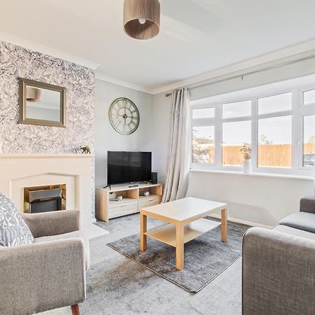 Comfy And Freshly Redecorated Home By Our Home Short Stays Close To Town Centre With Free Parking Bedford Exterior foto