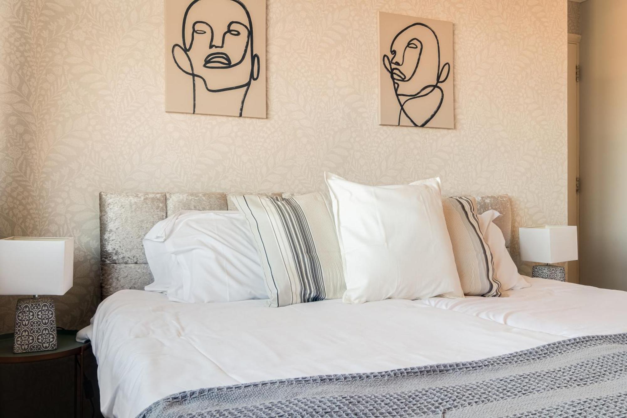 Comfy And Freshly Redecorated Home By Our Home Short Stays Close To Town Centre With Free Parking Bedford Exterior foto